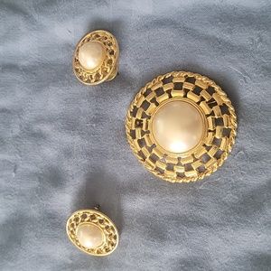 Gold Tone Faux Pearl Vintage brooch and earrings